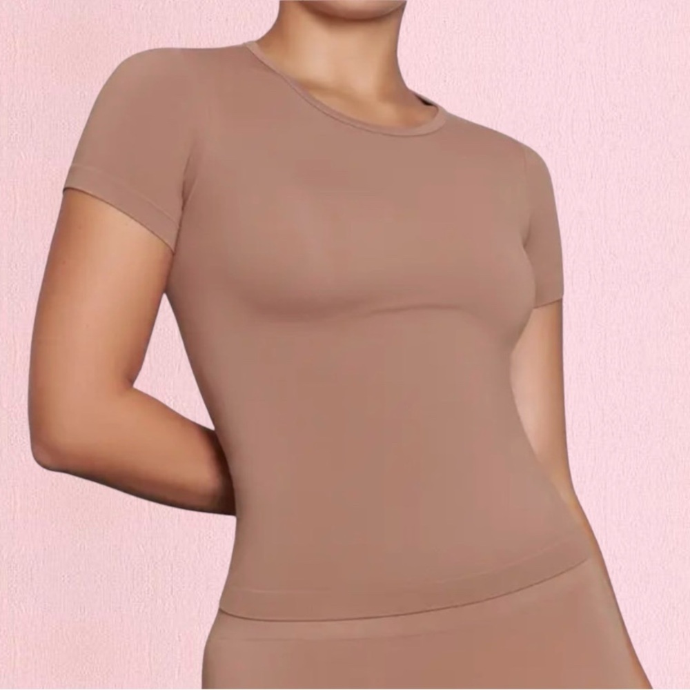 SKIMS Fitted Tan Short Sleeve Tee